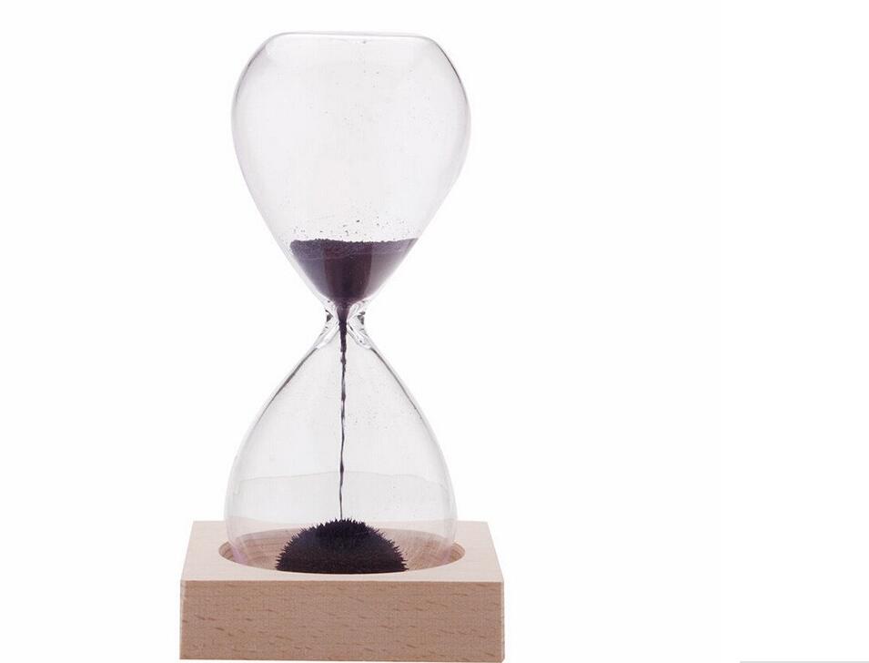 Magnetic time hourglass: A fascinating fusion of tradition and modernity